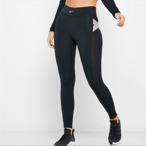 Nike Aeroadapt Black/Grey Leggings size XL